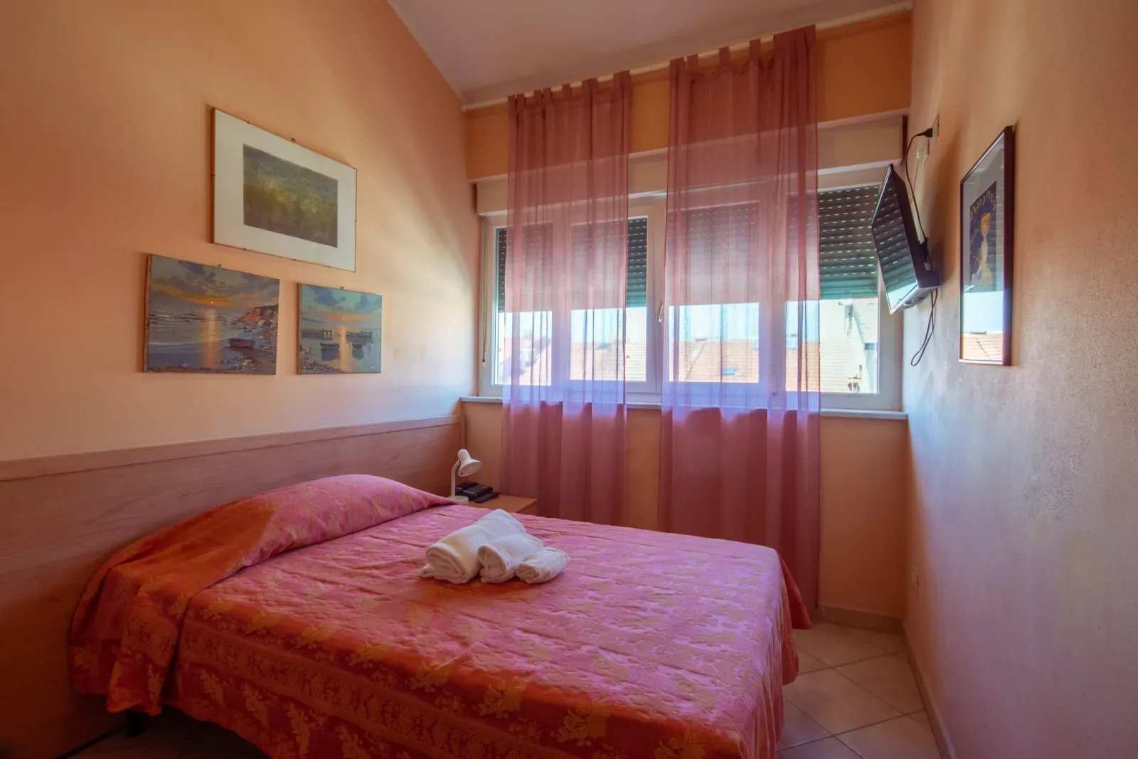 Camera matrimoniale dell'Hotel Massimo, fotografia realizzata da Koral per la struttura