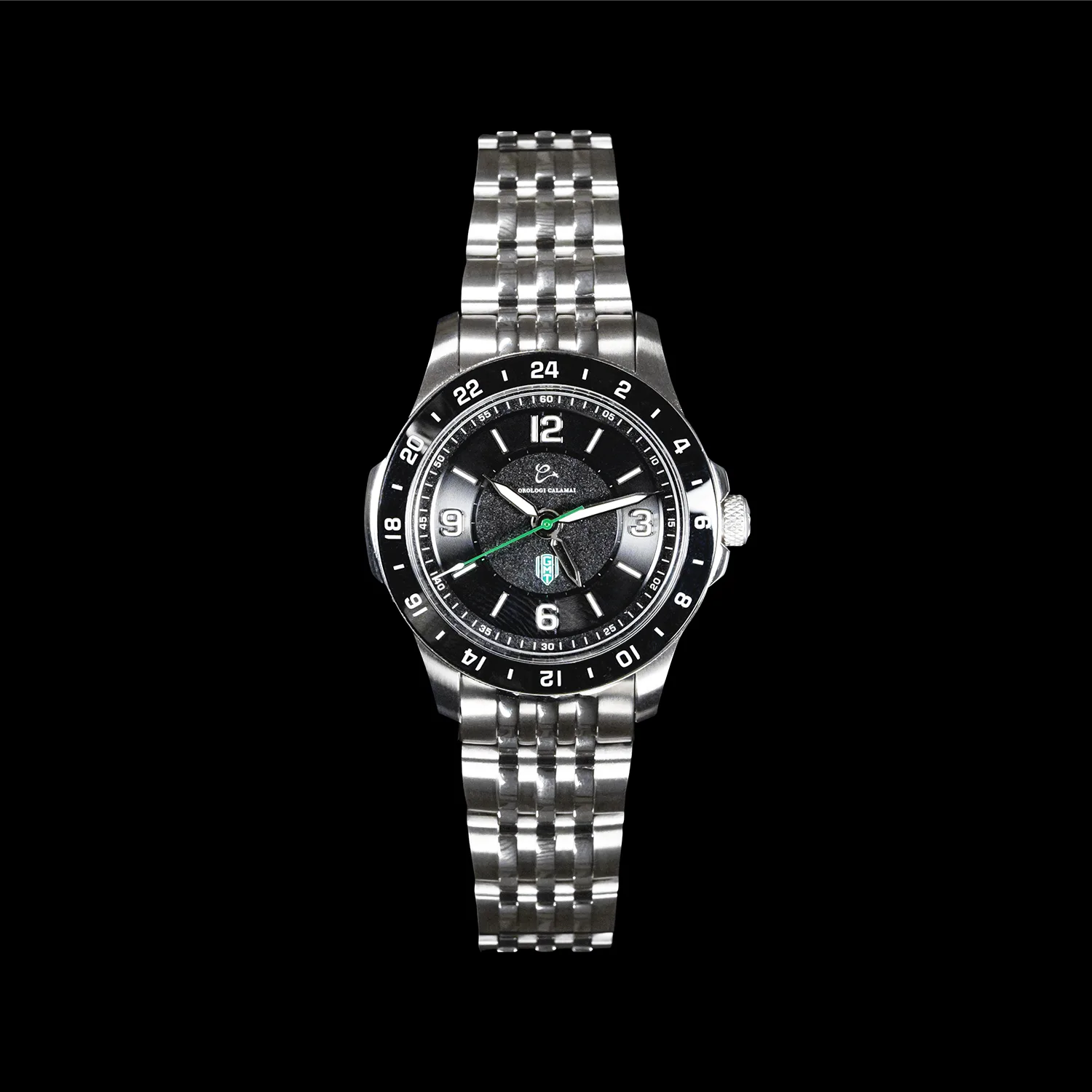 Orologio Calamai 07 GMT con bracciale, fotografia prodotto su fondo nero