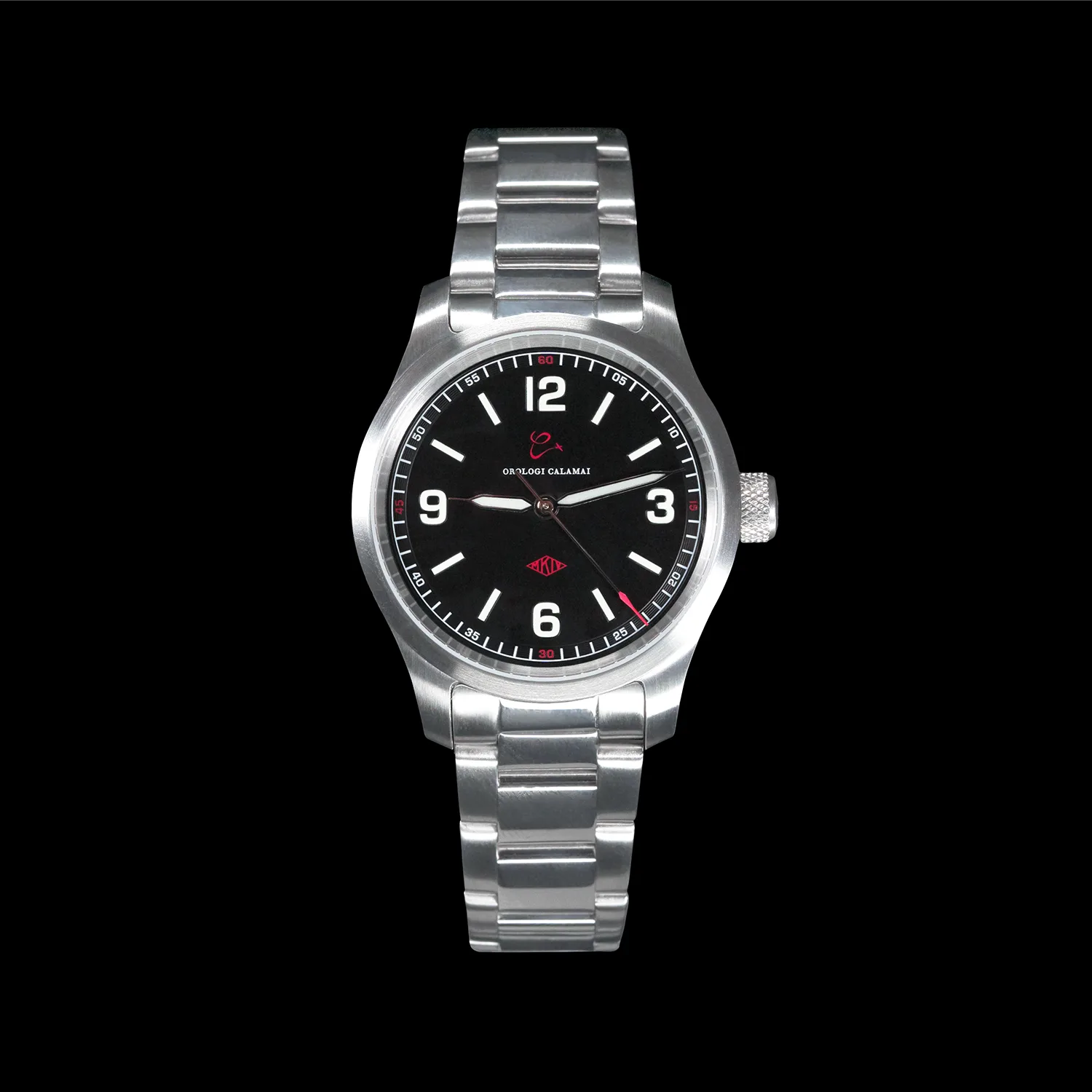 Orologio Calamai MKIV nero con bracciale su fondo nero