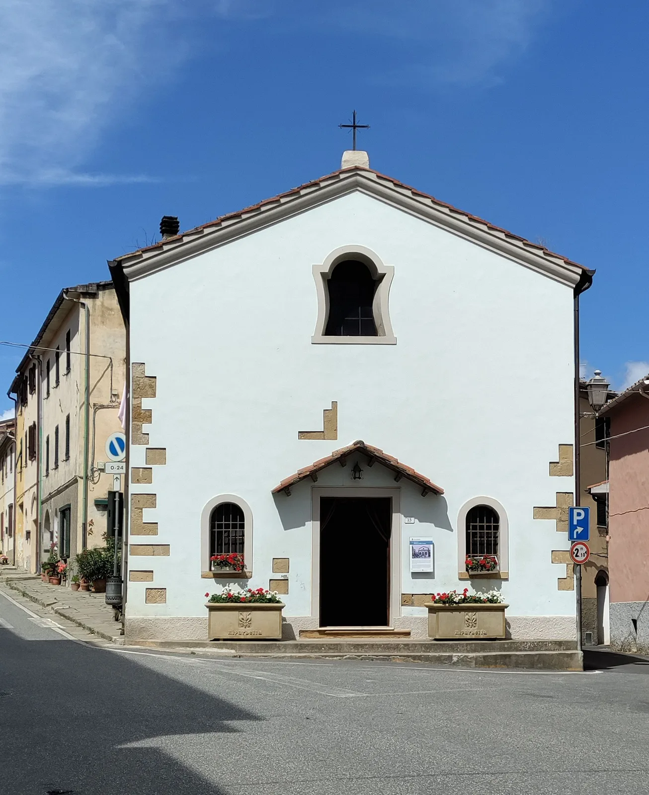 L'Oratorio della Madonna a Riparbella, immagine post-prodotta da Koral